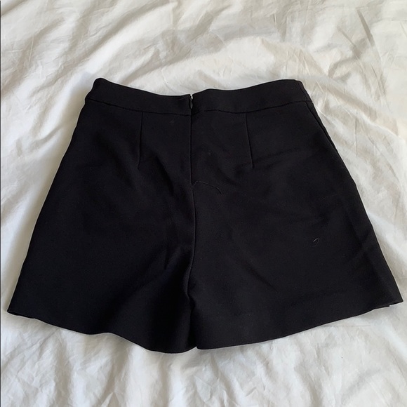 Classy dynamite shorts - Picture 2 of 3